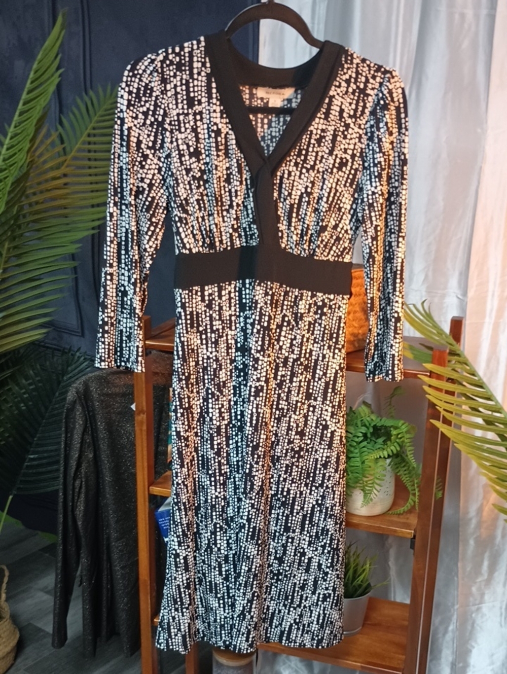 Merona Black and White Patterned V-Neck Midi Dress